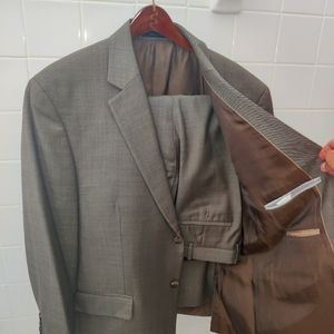 Mens 42short suit tan with pants